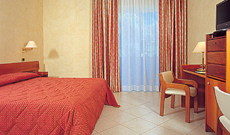 Bedroom, Hotel Continental, Sirmione