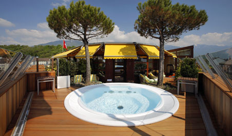 Rooftop jacuzzi, Astra Hotel, Vevey Rooftop jacuzzi, Astra Hotel, Vevey