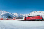 Traditional Glacier Express at Christmas