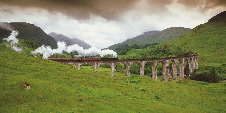 jacobite steam train on glennfinnan viaduct