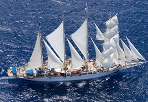 Clipper Ship Cruising