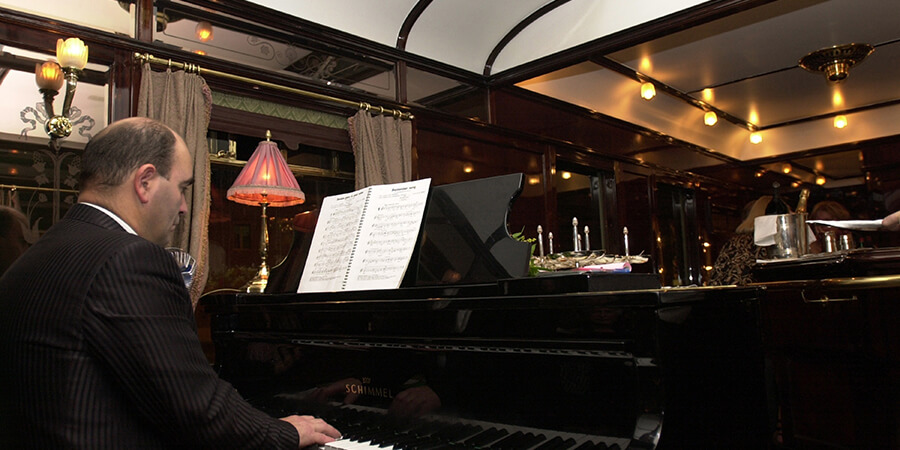 Orient Express Piano Bar