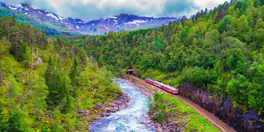 Railway between Bergen and Oslo
