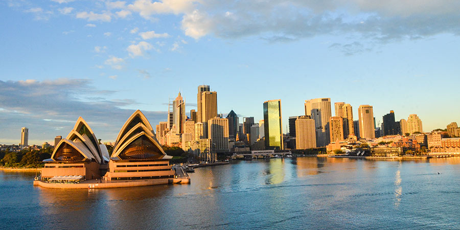 Cruising into Sydney harbor with lunch on board