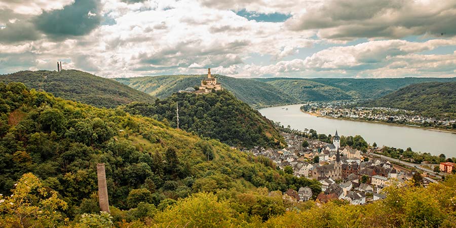 Sailing through the Rhine Gorge