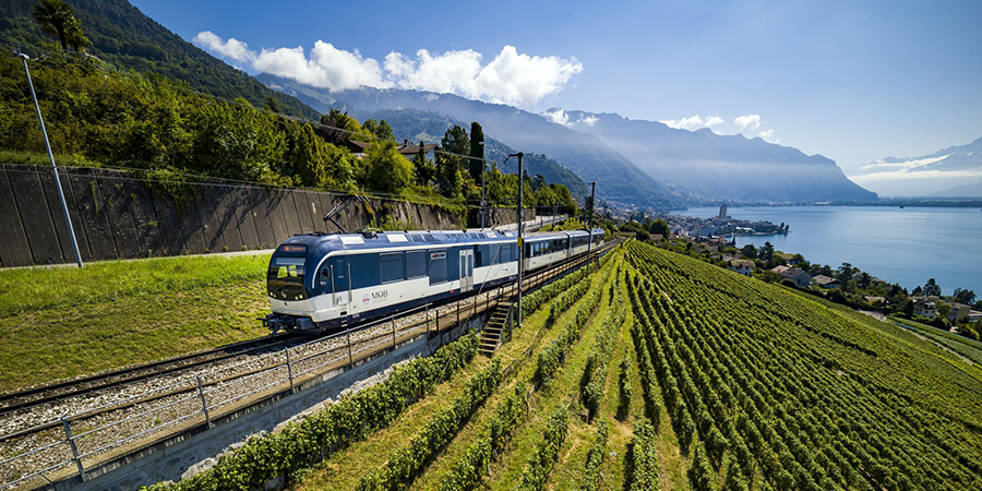 Soaking up panoramic scenes on the GoldenPass Express