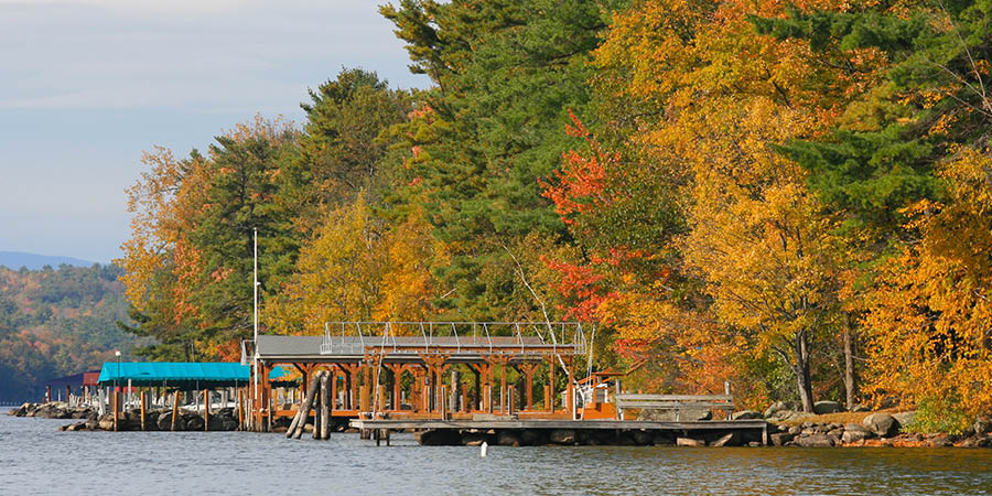 Fall foliage on Lake Winnipesaukee Fall foliage on Lake Winnipesaukee