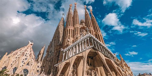 Basílica De La Sagrada Família Adobestock 900X450